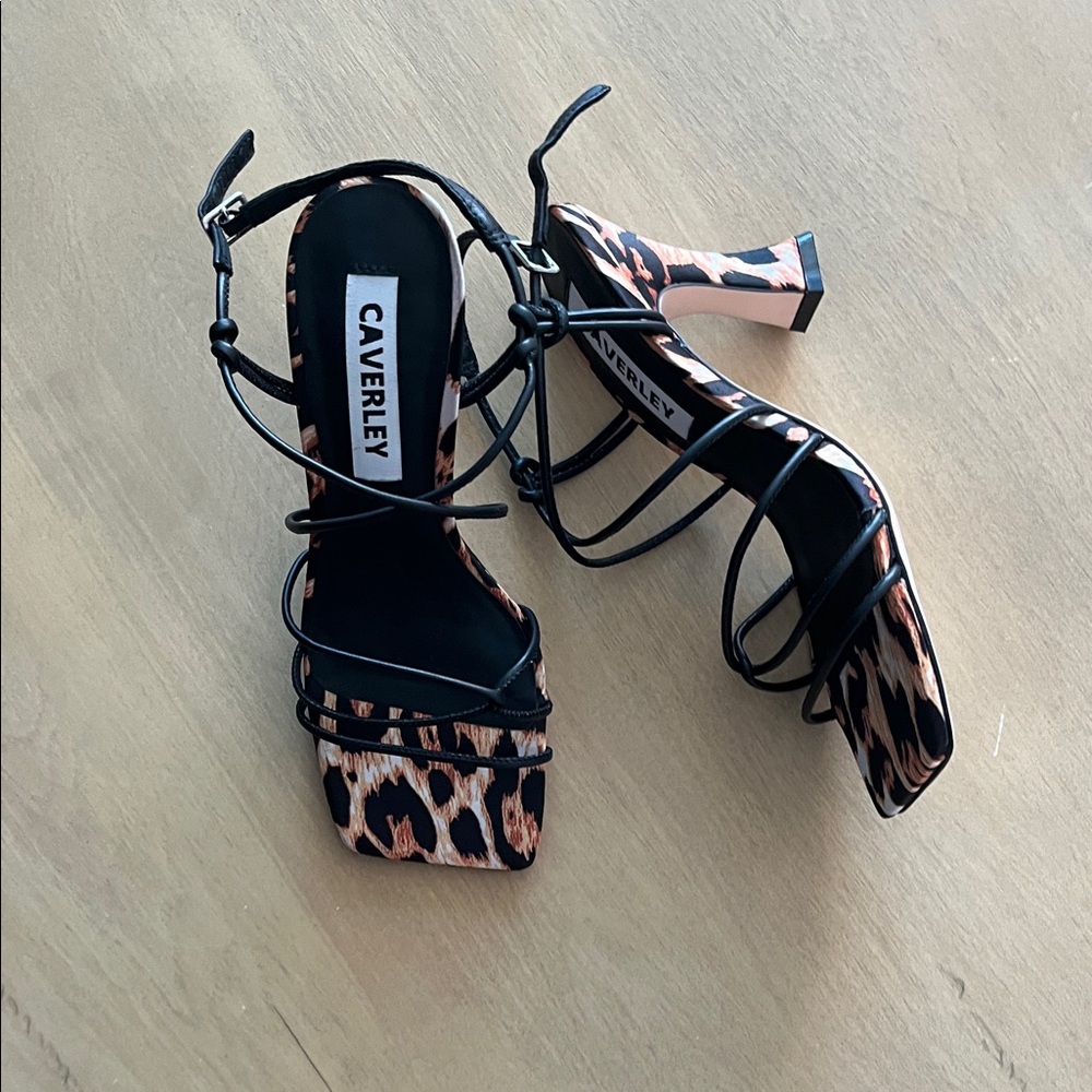 Leopard Print Heels Perfect for Any outfit
New with box